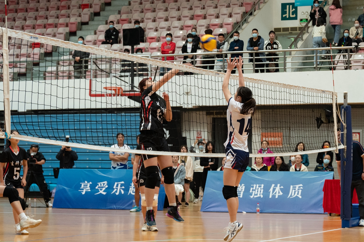 攻防(学通社记者 仰子骏 摄)