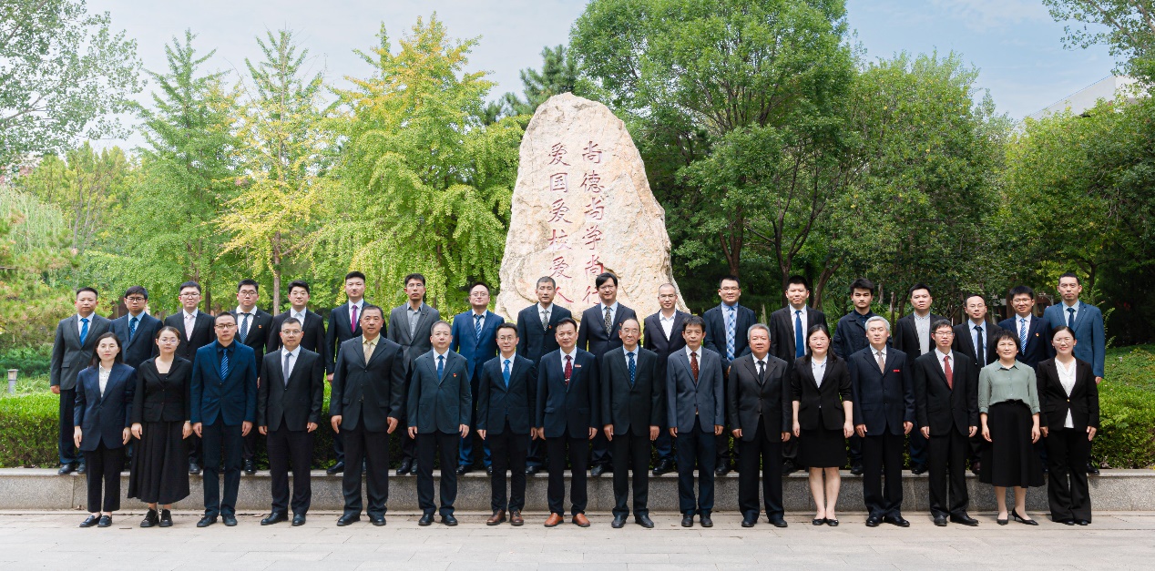 突破！艾弗森ballbet贝博教师团队入围“全国高校黄大年式教师团队”创建示范活动名单